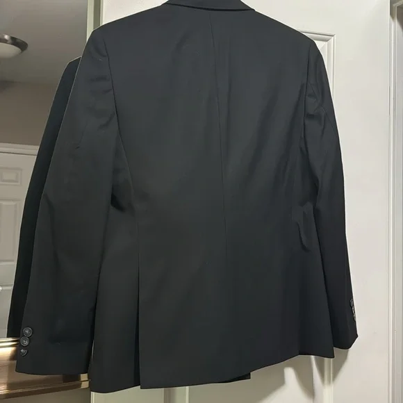 Boys Black suit size 16 slim cut - Picture 5 of 8
